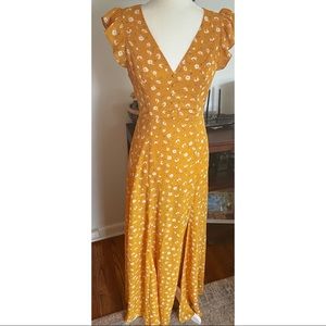 Lulu’s yellow floral print maxi dress.